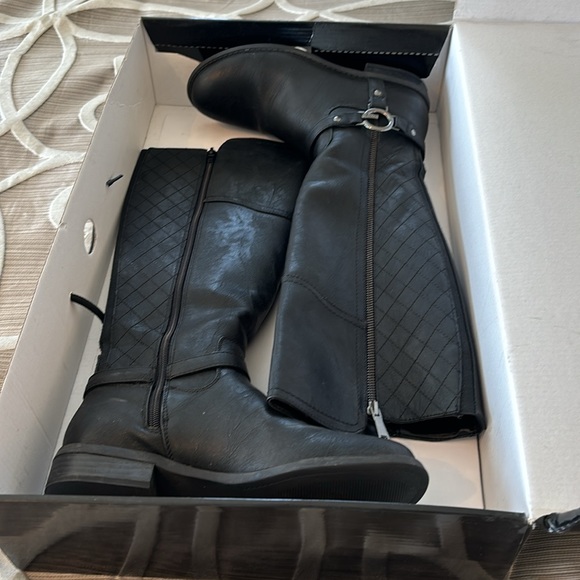 Guess Simulated leather Black Boots with Stretch panels Women’s Size 7.5 - Picture 11 of 12